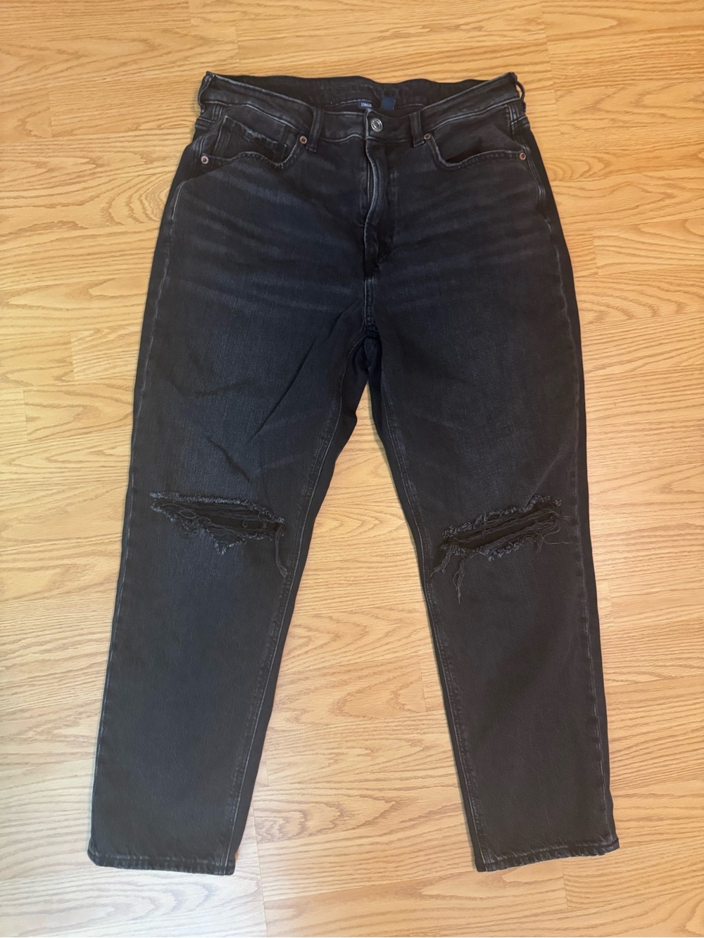 American Eagle Strigid Womens Black Distressed Jeans - 12 Short